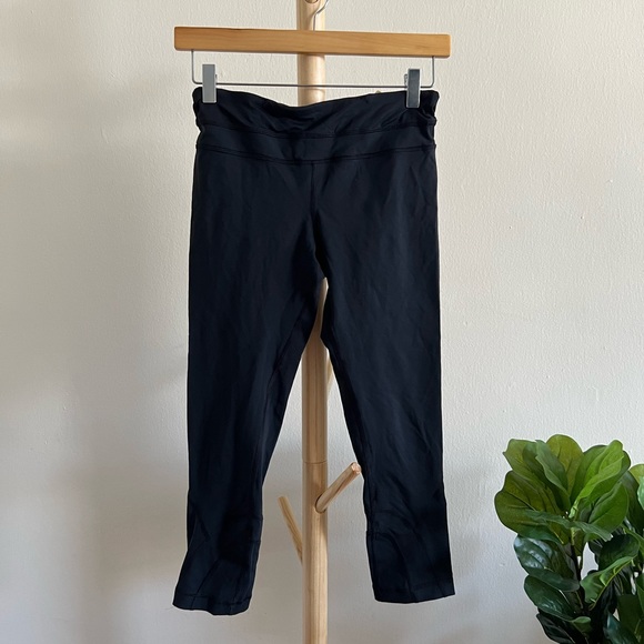 Lululemon Run: Inspire Crop - Picture 2 of 7